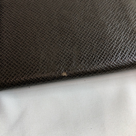 Louis Vuitton Brown Taiga 6 Rings Key Holder Sku#82663 - Picture 3 of 9